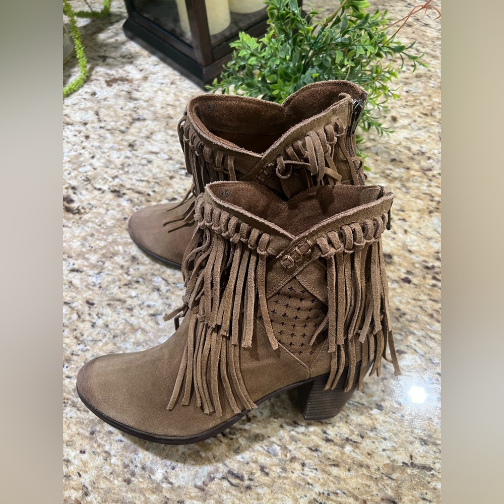 Naughty Monkey Brown Dandy Leon Fringe Leather Boots 9.5 - Picture 2 of 9